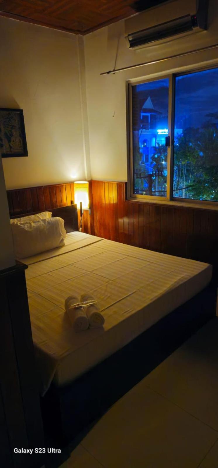 Retro Quarter Mb Hostel Сием Реап Екстериор снимка